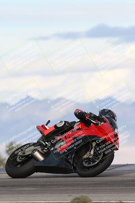 media/Nov-16-2025-Race Pace (Sun) [[8c5fa54630]]/Non Verified Riders (1st 20 Minutes)/7-Turn 9 Entry (210pm)/